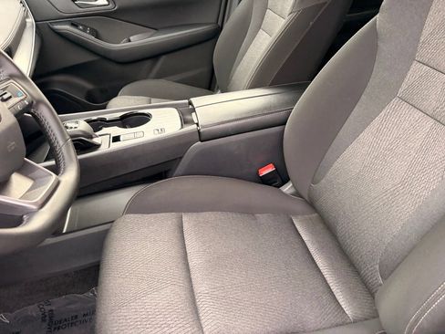 Certified 2025 Nissan Rogue SV FWD image 20