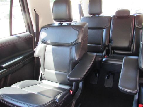 Used 2025 Ford Expedition Max Platinum AWD/4WD image 8