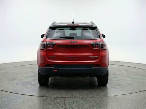 Used 2025 Jeep Compass Trailhawk image 7