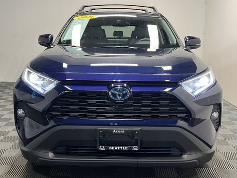 Used 2021 Toyota RAV4 XLE Premium image 2