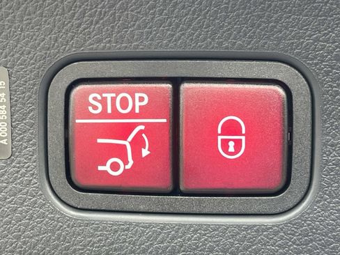 Certified 2024 Mercedes-Benz GLC 300 image 11