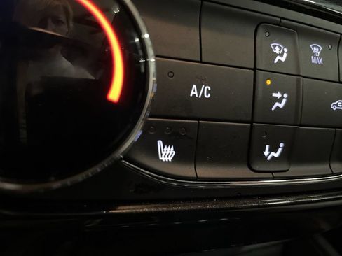 Used 2026 Chevrolet TrailBlazer LT w/ LT Cold Weather Package FWD image 20