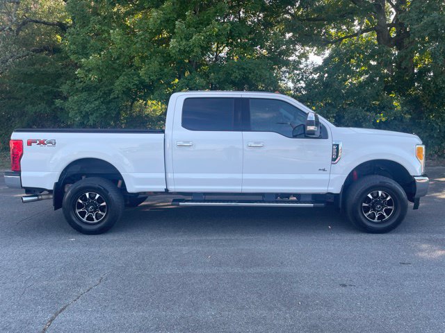 Used 2017 Ford F250 XLT w/ XLT Premium Package AWD/4WD image 6