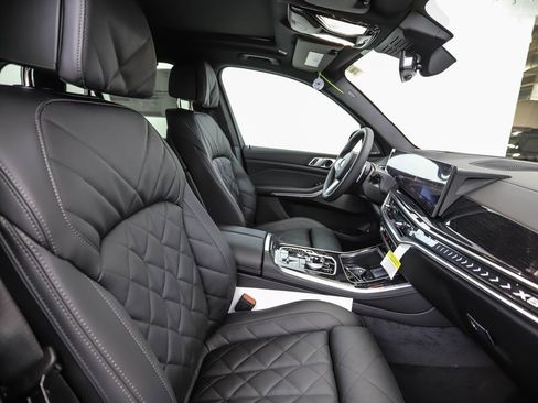 New 2026 BMW X5 xDrive50e image 30