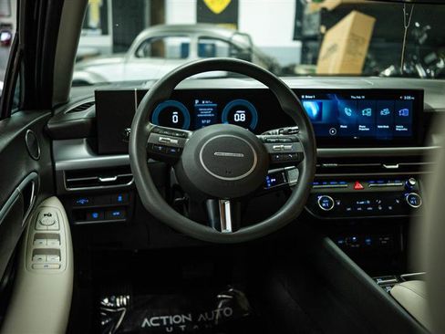 Used 2025 Hyundai Sonata SEL image 16