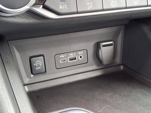 Certified 2025 Nissan Sentra SV image 25