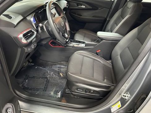 Used 2023 Chevrolet TrailBlazer RS w/ Sun and Liftgate Package FWD image 12