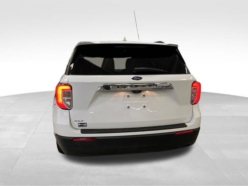 Used 2020 Ford Explorer XLT RWD image 4