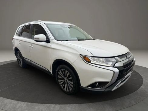 Used 2020 Mitsubishi Outlander SE image 3