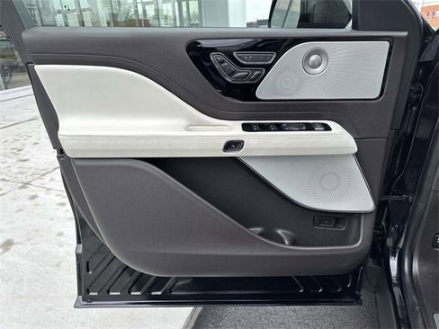 Used 2023 Lincoln Aviator Black Label w/ Jet Package image 46
