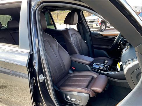 Used 2024 BMW X3 sDrive30i w/ Premium Package image 9