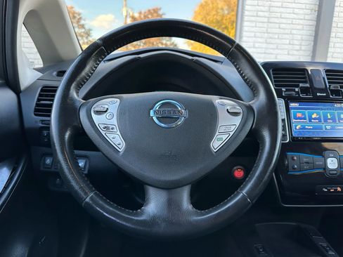 Used 2015 Nissan Leaf SL w/ Premium Package image 27