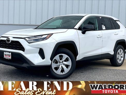 New 2025 Toyota RAV4 LE image 2