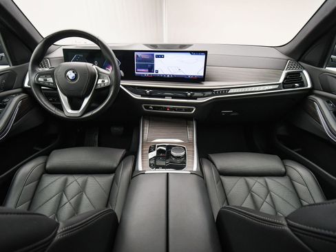 Used 2024 BMW X5 xDrive40i w/ Parking Assistance Package image 14