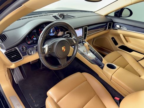 Used 2015 Porsche Panamera image 4