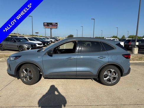 Used 2025 Ford Escape ST-Line FWD image 3