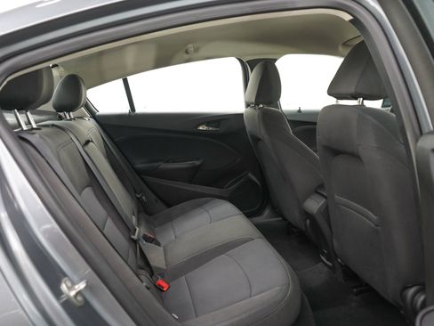 Used 2018 Chevrolet Cruze LT w/ LT Convenience Package FWD image 12