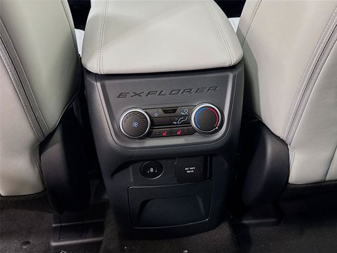 New 2026 Ford Explorer Platinum w/ LUX Leather Package AWD/4WD image 26