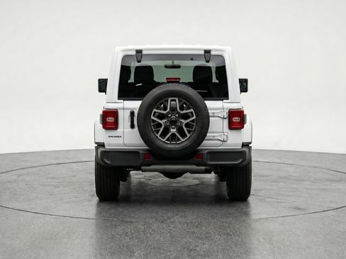 Used 2025 Jeep Wrangler Unlimited Sahara AWD/4WD image 7