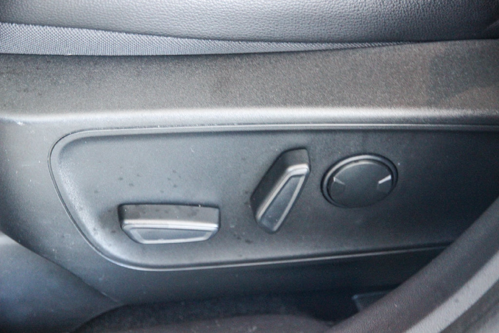 Certified 2023 Ford Escape SE w/ PHEV Premium Package FWD image 25