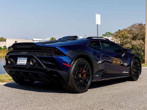 Used 2023 Lamborghini Huracan Sterrato AWD/4WD image 3