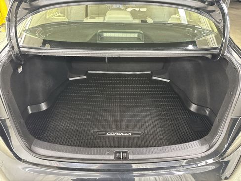 Used 2020 Toyota Corolla LE FWD image 26