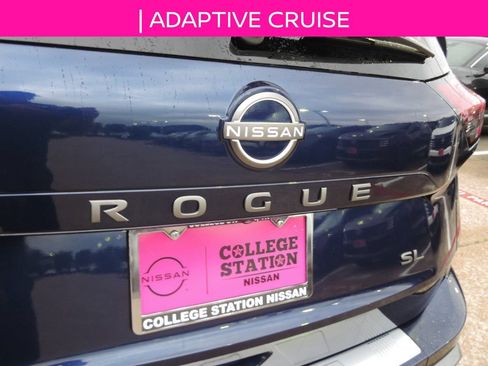 Used 2024 Nissan Rogue SL w/ SL Premium Package FWD image 11