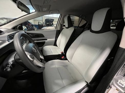 Used 2014 Toyota Prius C One FWD image 21