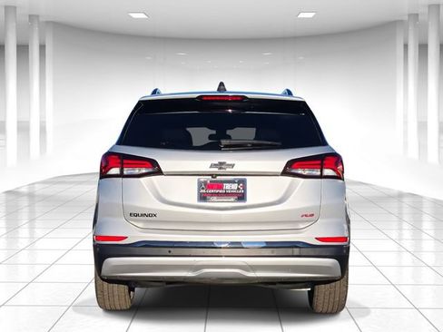 Used 2022 Chevrolet Equinox RS w/ Infotainment Package image 4