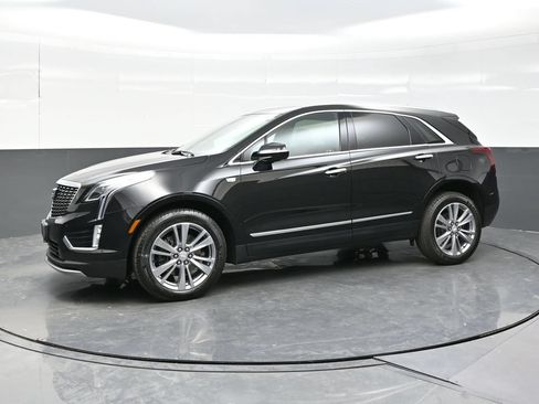 Certified 2024 Cadillac XT5 Premium Luxury AWD/4WD image 3