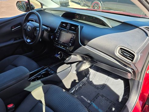 Used 2020 Toyota Prius Prime LE image 11