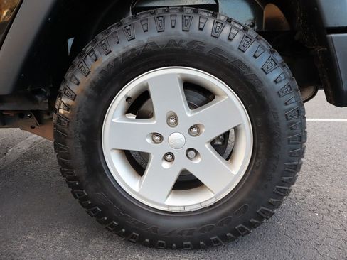 Used 2012 Jeep Wrangler Unlimited Sport image 40