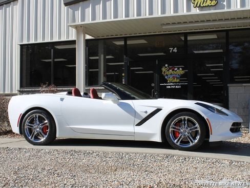 Used 2016 Chevrolet Corvette Stingray Convertible w/ Battery Protection Package image 17