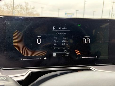 Used 2025 Kia Sorento S image 12