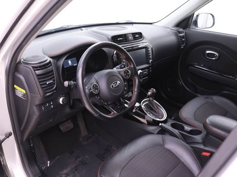 Used 2017 Kia Soul ! w/ Tech Package image 3