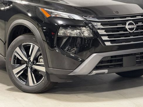 New 2025 Nissan Rogue SL w/ Tech Package image 3