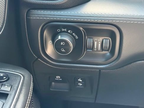 Used 2019 RAM 1500 Limited AWD/4WD image 19