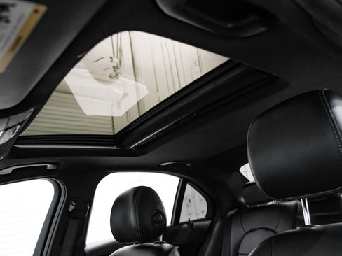 Used 2020 Mercedes-Benz C 300 Sedan image 25