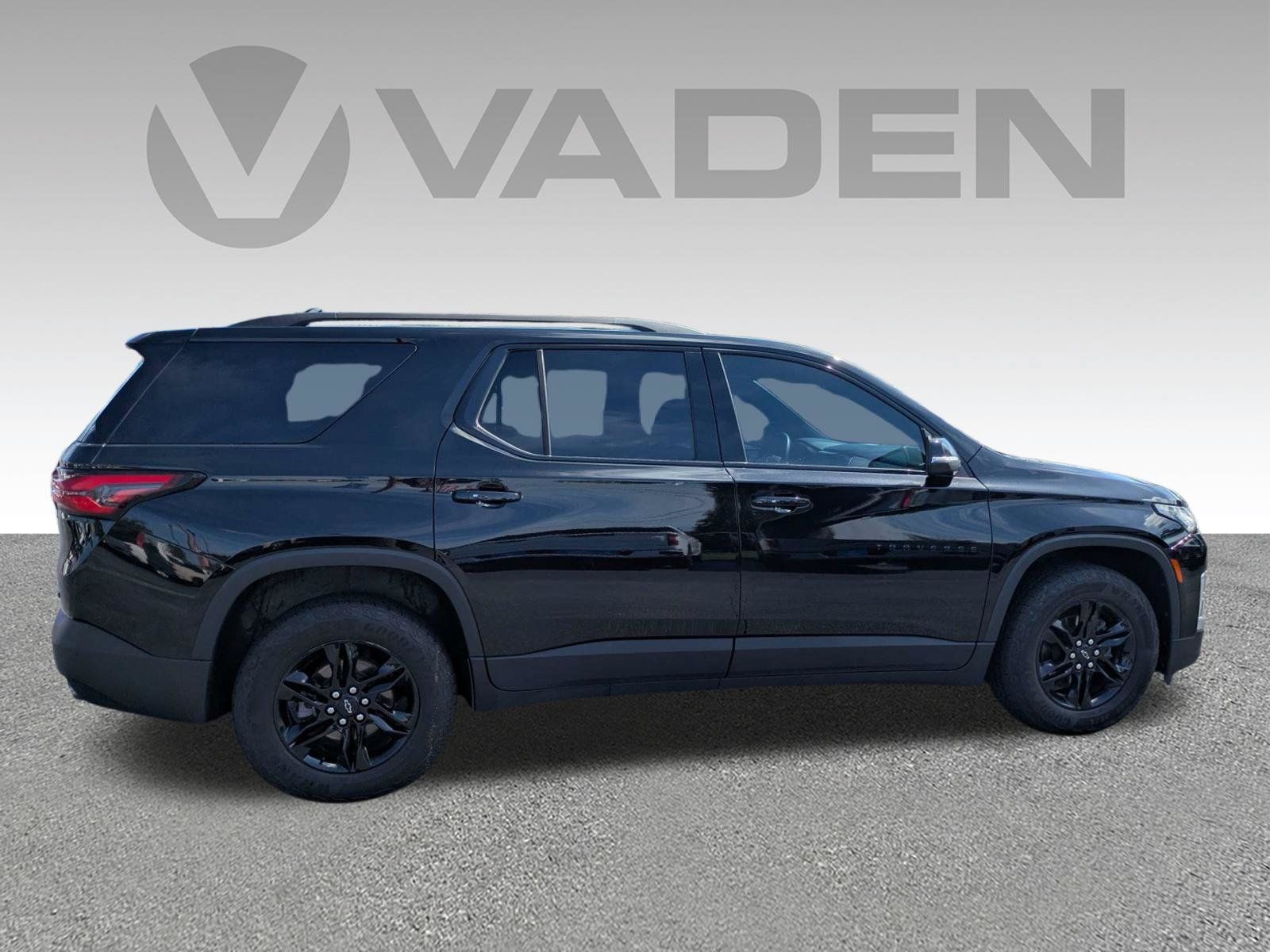 Used 2024 Chevrolet Traverse LT w/ Midnight/Sport Edition AWD/4WD image 26