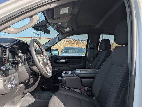 Used 2024 GMC Sierra 1500 Elevation image 9