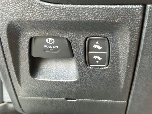 Used 2025 RAM 1500 Laramie w/ Sport Appearance Package AWD/4WD image 21