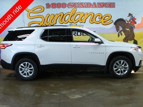 Used 2021 Chevrolet Traverse LT FWD image 1