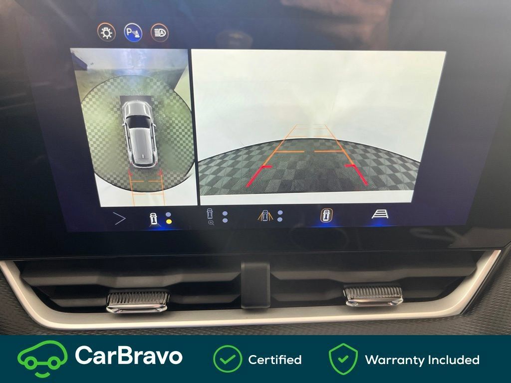 Used 2025 Chevrolet Equinox LT w/ Convenience Package II FWD image 32