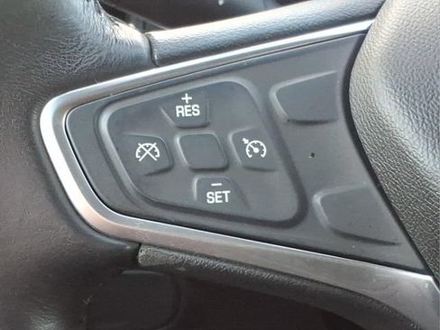 Used 2018 Chevrolet Equinox LT FWD image 27