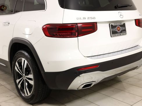 Used 2025 Mercedes-Benz GLB 250 4MATIC image 41