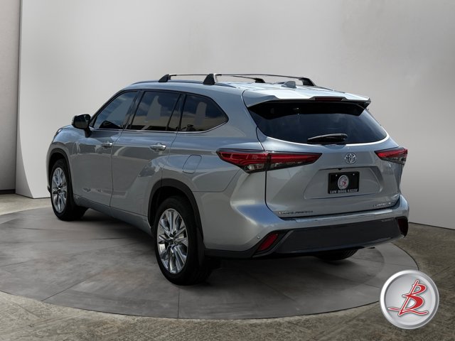 Used 2020 Toyota Highlander Limited AWD/4WD image 5
