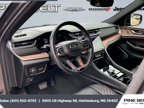 Used 2023 Jeep Grand Cherokee L Summit w/ Luxury Tech Group V image 12