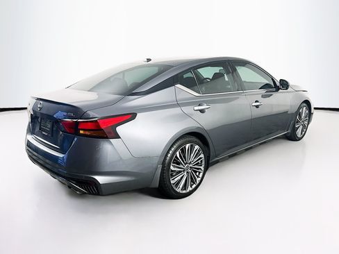 Used 2024 Nissan Altima 2.5 SL FWD image 9