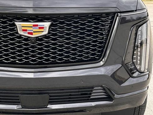 New 2026 Cadillac Escalade ESV Sport w/ LPO, Floor Liner Package image 8