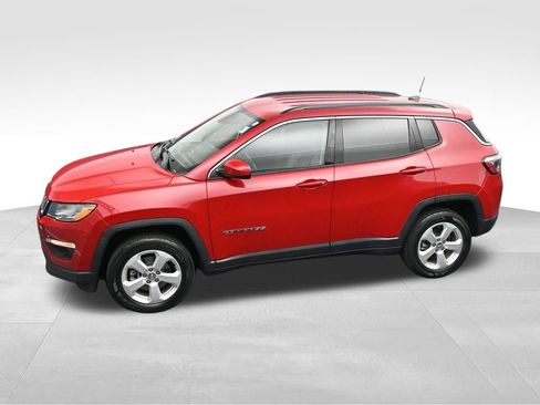 Used 2020 Jeep Compass Latitude w/ Cold Weather Group AWD/4WD image 28